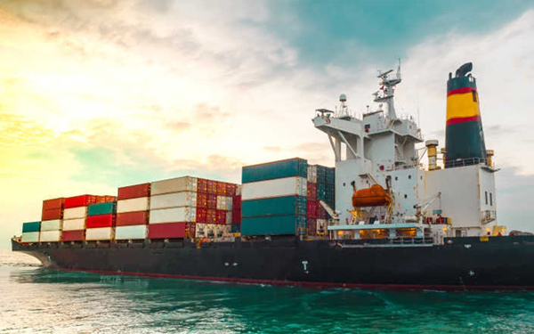 通過(guò)調(diào)整供應(yīng)鏈結(jié)構(gòu)與選擇物流供應(yīng)商降低國(guó)際物流成本